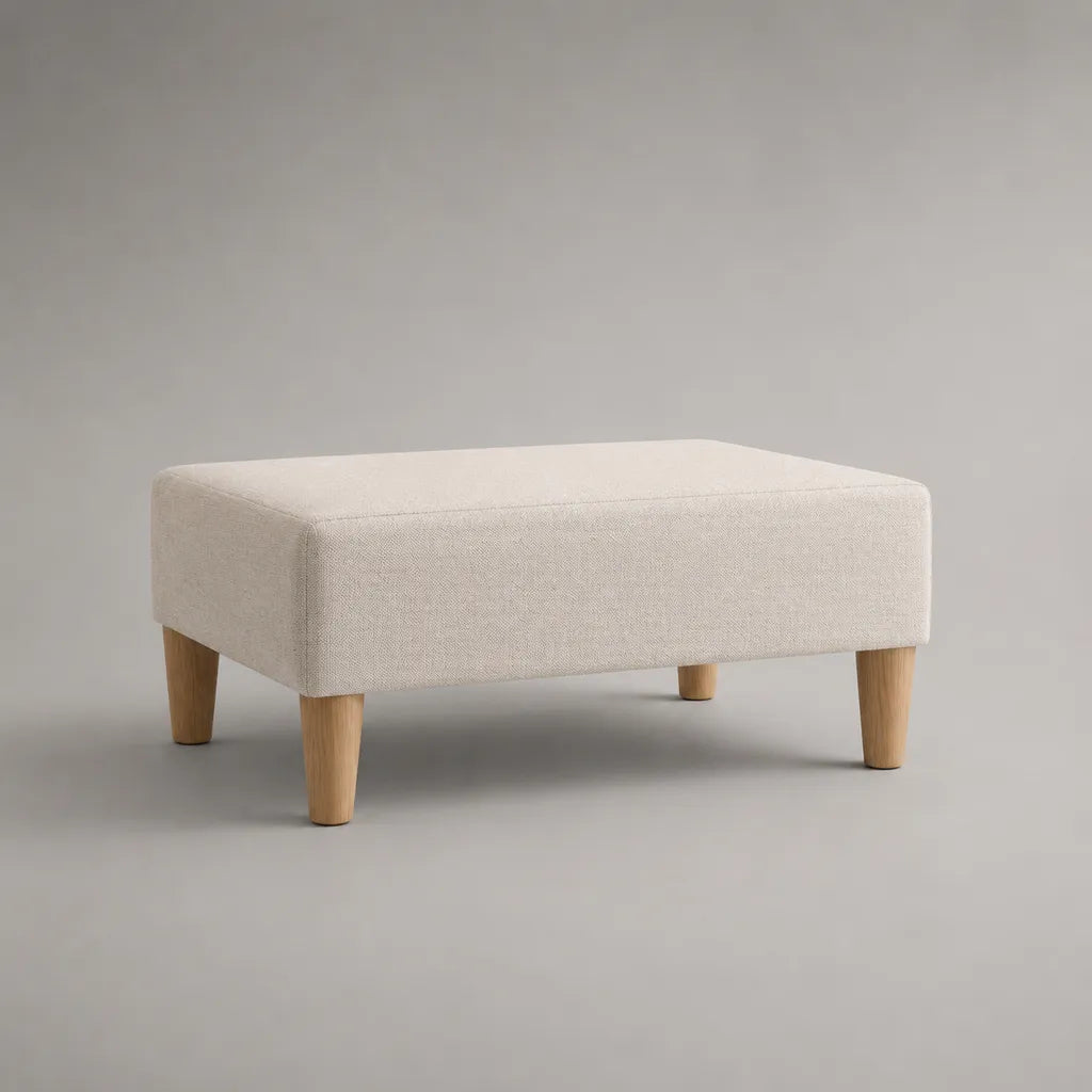 Rechteckiger gepolsterter Fußhocker mit Polyesterbezug und Kautschukholzbeinen, Beige/Natur, 80 × 60 × 40 cm
