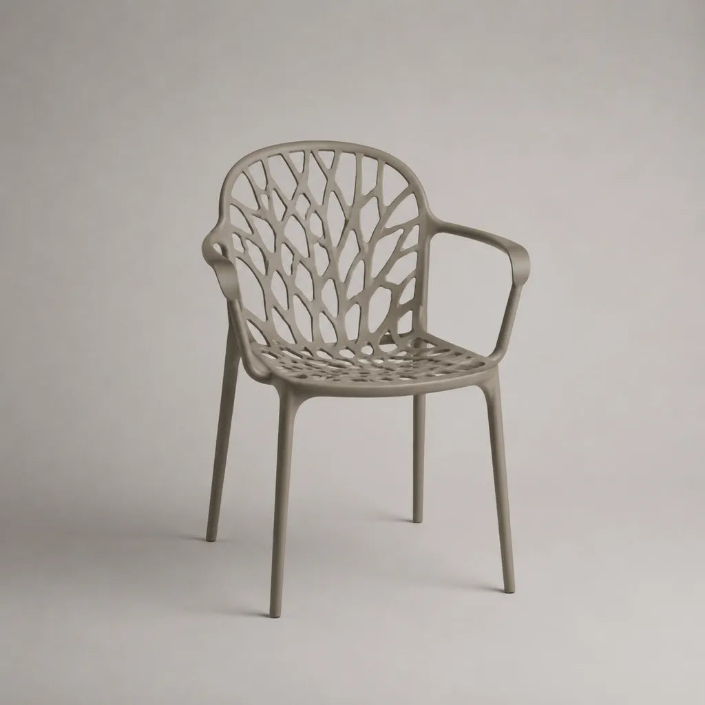 Gartenstuhl aus Polypropylen mit Armlehnen und durchbrochener Rückenlehne, Taupe, 58 × 55 × 82 cm