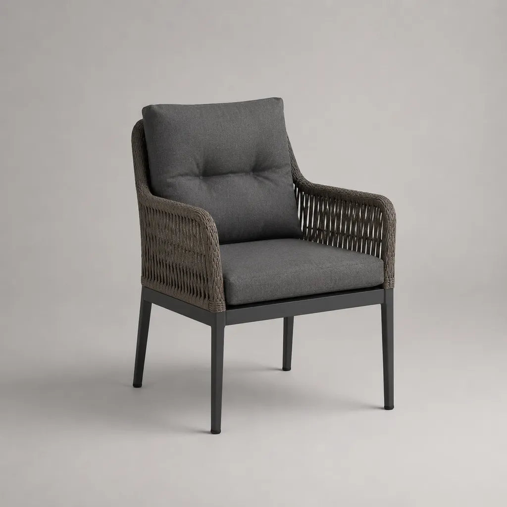 Gartenstuhl mit Armlehnen aus Stahl und PE-Seilgeflecht, Stoffpolster, Anthrazit/Taupe, 62 × 65 × 86 cm